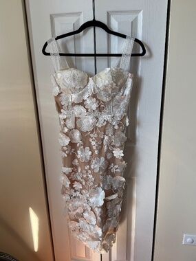 Bella Barnett Dress Size Medium